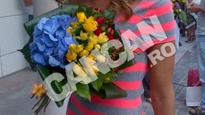Buchetul de flori primit de Crina de la Zalomir a ajuns celebru si in CANCAN!