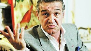 Dupa ce l-a amenintat pe portar cu bataia. Gigi s-a impacat cu Dani Coman in trafic
