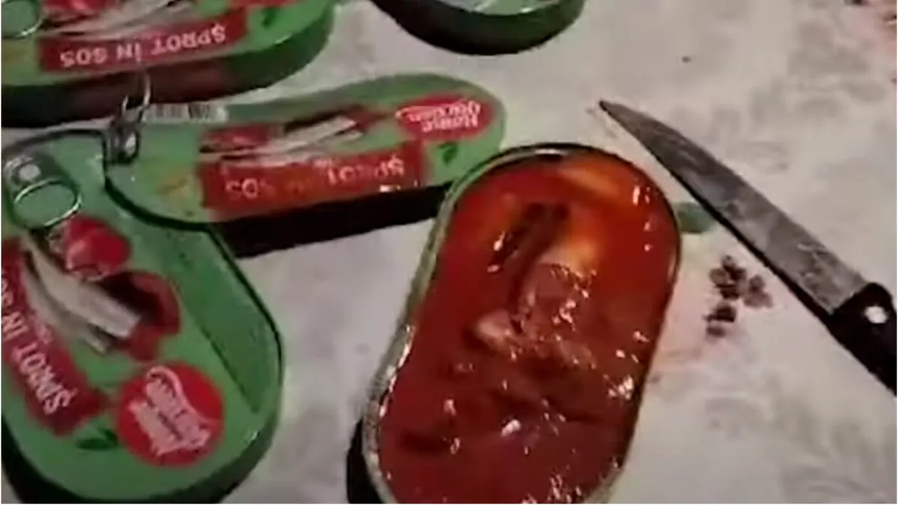 Produs cu viermi retras de urgență din magazinele Carrefour. Angajații supermarketurilor au fost alertați