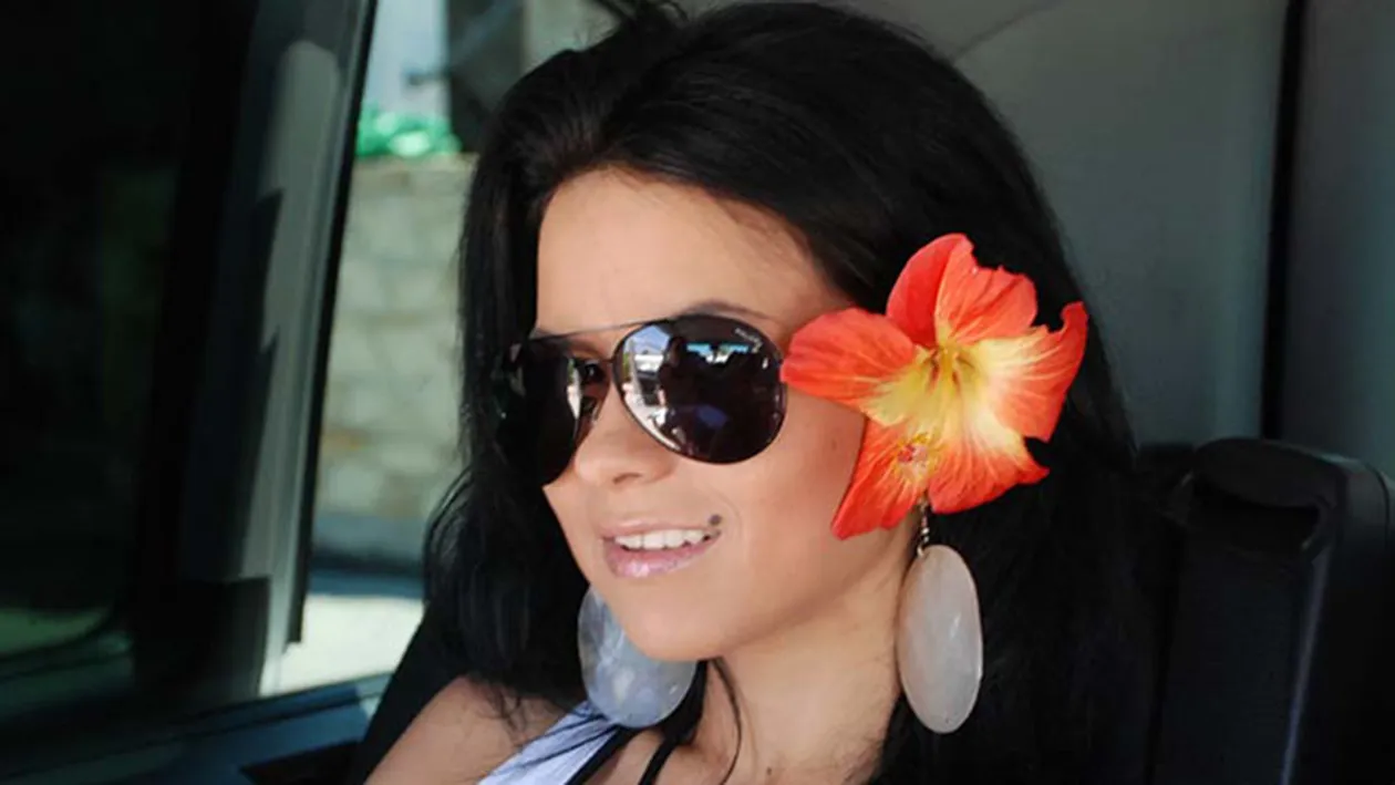 Inna, abordata de un grup de vanzatori ambulanti! Artista s-a oprit si i-a fotografiat: Tiganii sunt artisti!