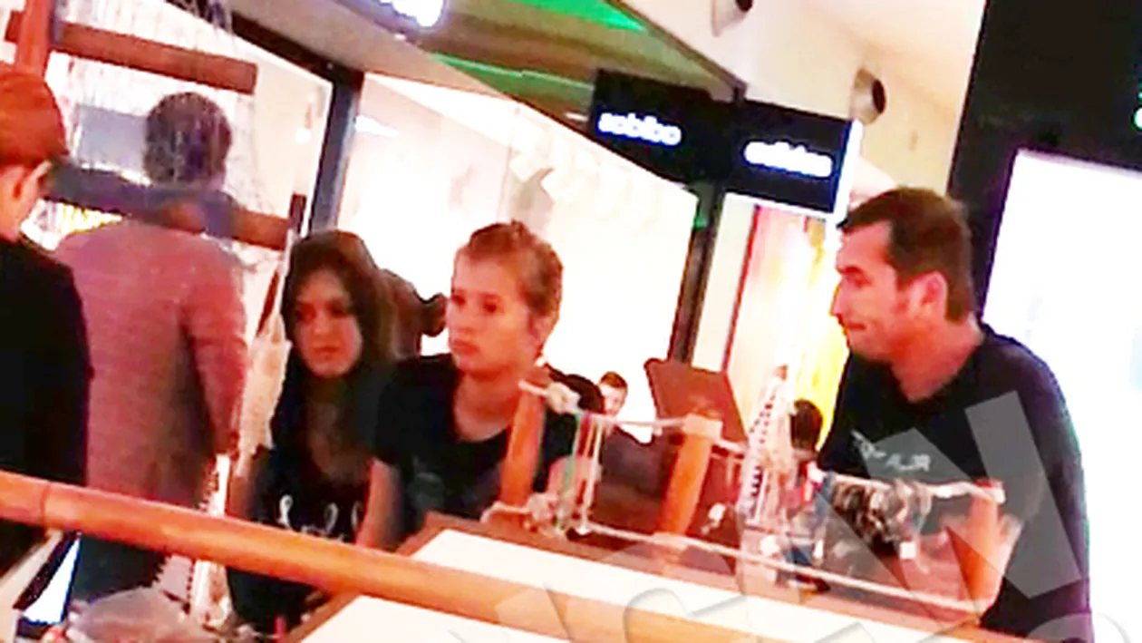 Primele imagini cu seful sportului romanesc dupa ce a anuntat ca a divortat! Vezi cu ce prezenta feminina se imbratiseaza in mall!