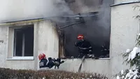 Incendiu într-un bloc din Botoşani. Peste 30 de evacuaţi, patru oameni în spital