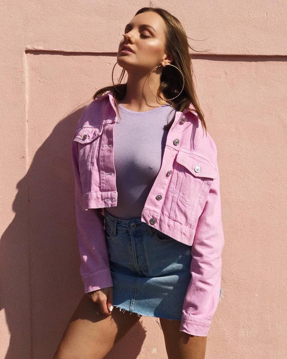 În acest an, NEVERSEA are și un imn oficial! Este compus de Alexandra Stan și Manuel Riva