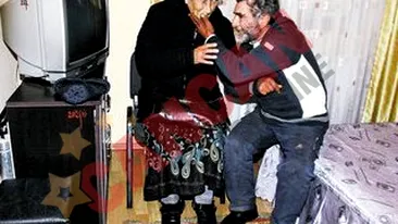 Batranii din cabinele de telefon sunt tratati regeste