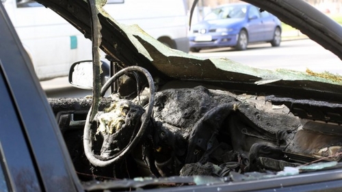 Descoperire terifiantă pe un câmp din Satu Mare! Un pastor si fiul lui au fost găsiti fără suflare intr-o masină incendiată