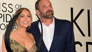 Cum și-a modificat Jennifer Lopez tatuajul făcut în timpul căsniciei cu Ben Affleck. Fanii au observat imediat schimbarea