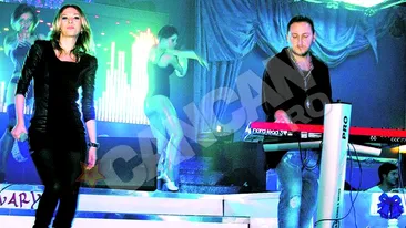 Adela Popescu s-a reapucat de cantat. I-a luat locul Giuliei in trupa DJ Project