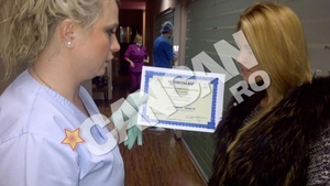 Denisa Nechifor a obtinut o diploma de cosmetica faciala si dentara de la un specialist italian!