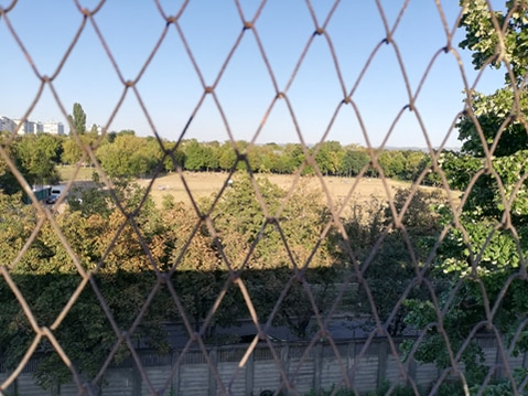 Stadionul Municipal din Bacău, fost ”Dumitru Sechelariu”, a ajuns de nerecunoscut