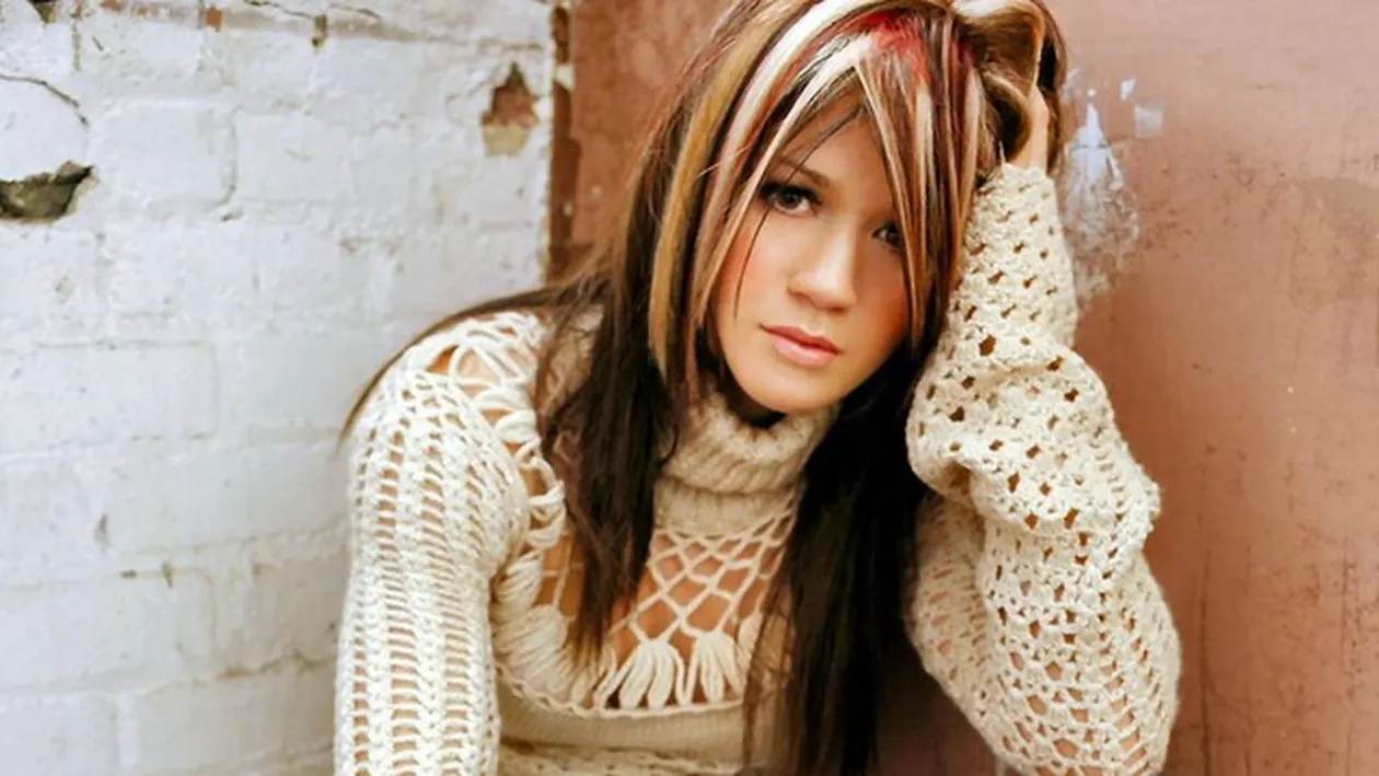 Cantareata Kelly Clarkson s-a casatorit. Ceremonia a avut loc weekendul trecut