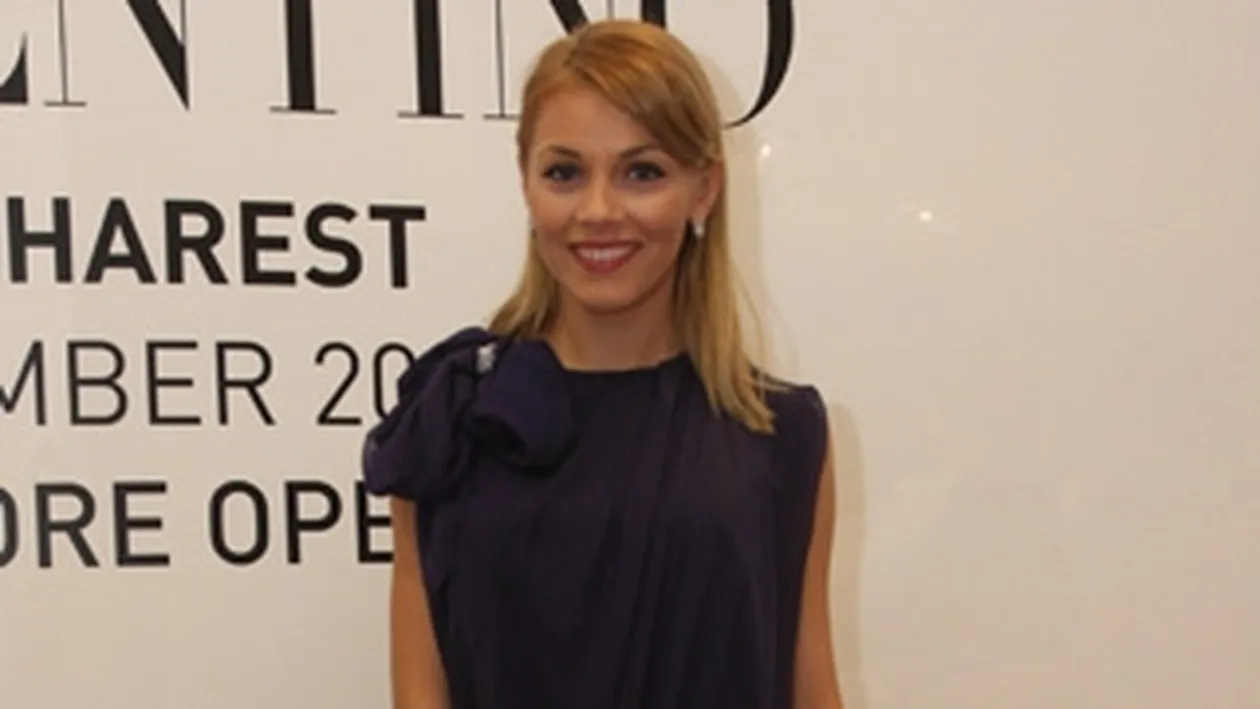 Aparitiile vedetelor, sub lupa stilistului revistei Spy! Oana Roman, Malvina si Andreea Ibacka, in topul Prost imbracate. Vezi ce gafe au facut!