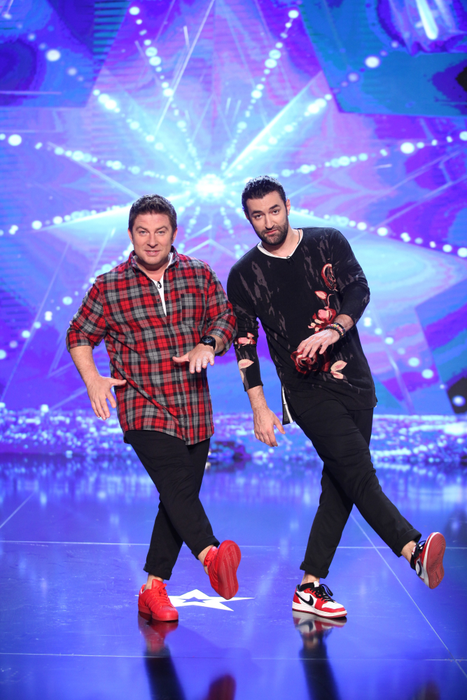 SMILEY îl învaţă pe PAVEL BARTOŞ să danseze breakdance! Mişcările speciale făcute de cei doi