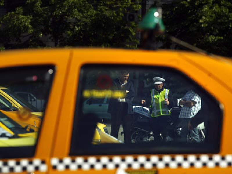 Taximetristul a intrat în conflict cu jurnalista în Centrul Vechi al Capitalei