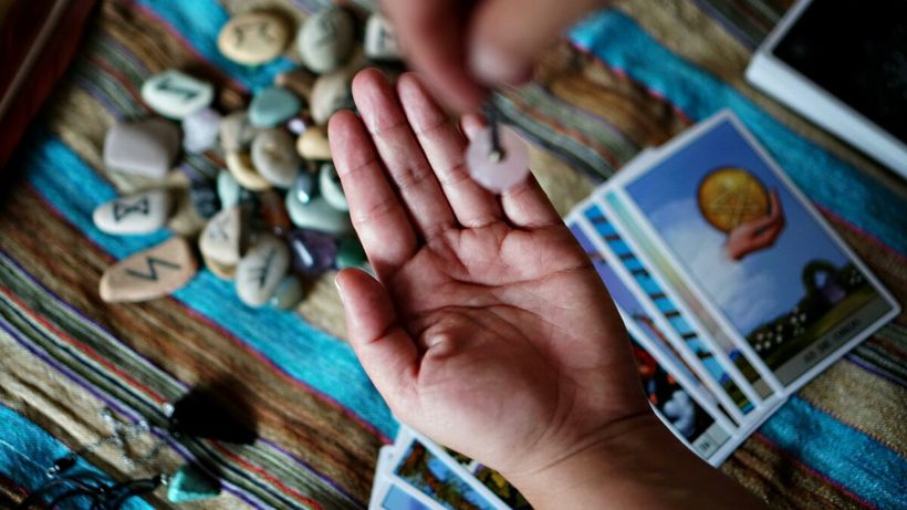 Horoscop rune azi, 12 martie 2026. Raidho aduce ziua în care întâlnirile și conversațiile pot schimba direcția destinului