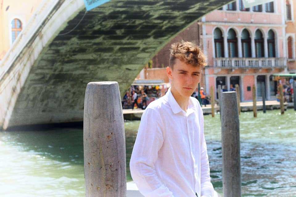 Alertă în România! Cristian Filip, un influencer milionar de 21 de ani, a dispărut fără urmă. Cine îl vede, să sune imediat la Poliție