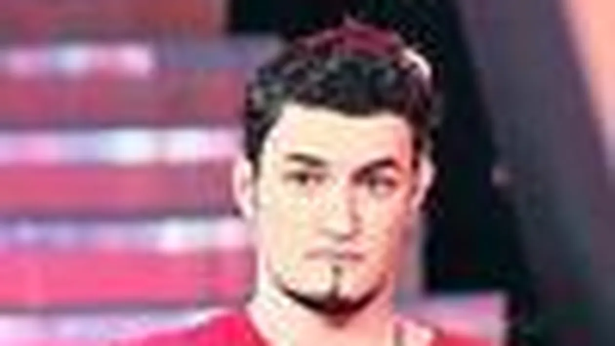 Laura Cosoi da din solduri pe muzica lui Smiley