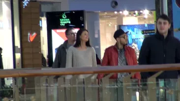 Ultimele filmari prenatale ale Antoniei! Cum a fost filmata de paparazzi alaturi de Alex Velea in mijlocul mall-ului!