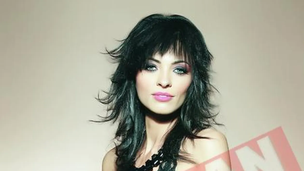 Si-a vandut unghiile pentru 5.000 de euro