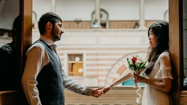 Final fericit în telenovela cu fata din Singapore și olteanul din Vulturești. După cinci de ani de luptă...