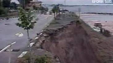 VIDEO Faleza din Eforie Sud se poate prabusi in orice moment
