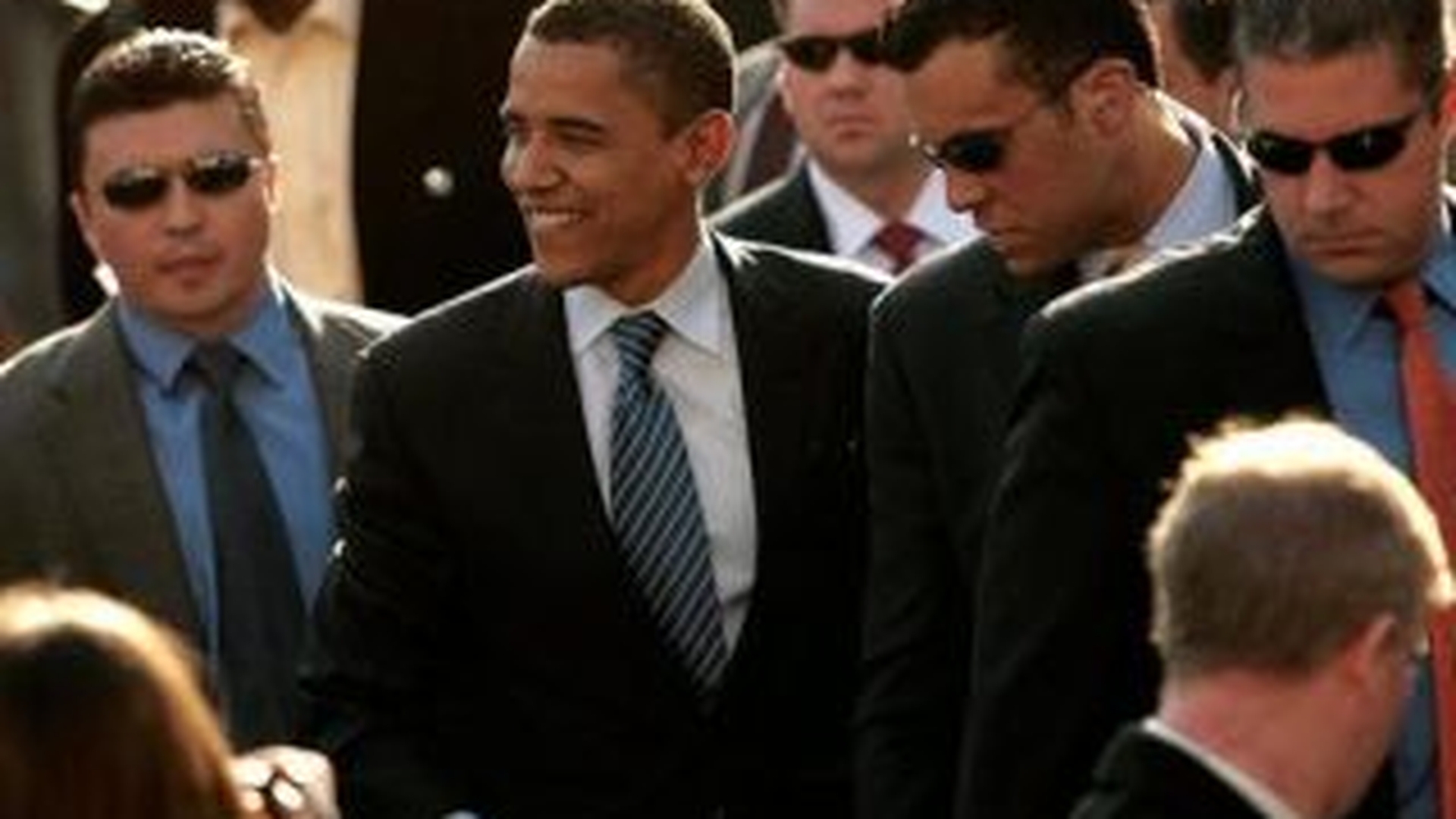 Un profesor i-a invatat pe elevi care sunt cele mai potrivite unghiuri pentru a-l asasina pe Obama!