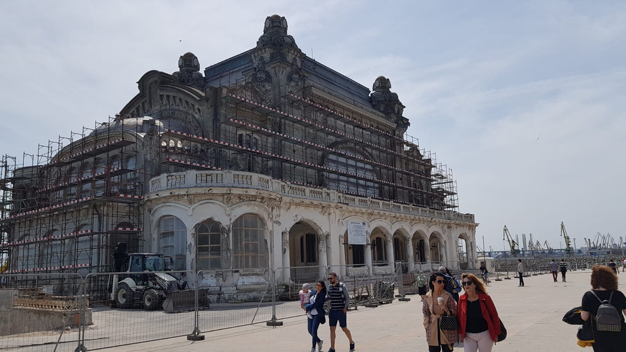 Cazinoul, o atracție chiar și cu schele