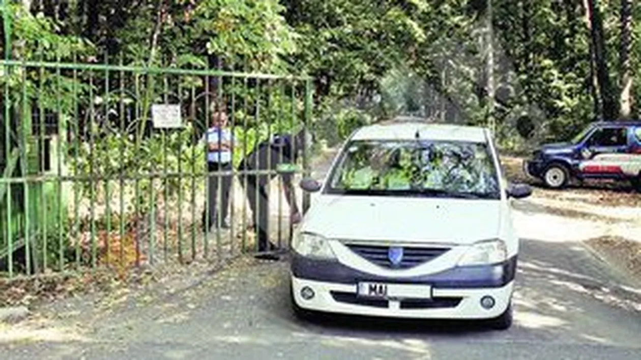 Sinucigasul din Baneasa, parasit de mic de familie! S-a impuscat in gura in poligonul de tir