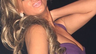 De ce ai pus botul, Sanziana Buruiana? Blonda a socat la o prezentare de moda!