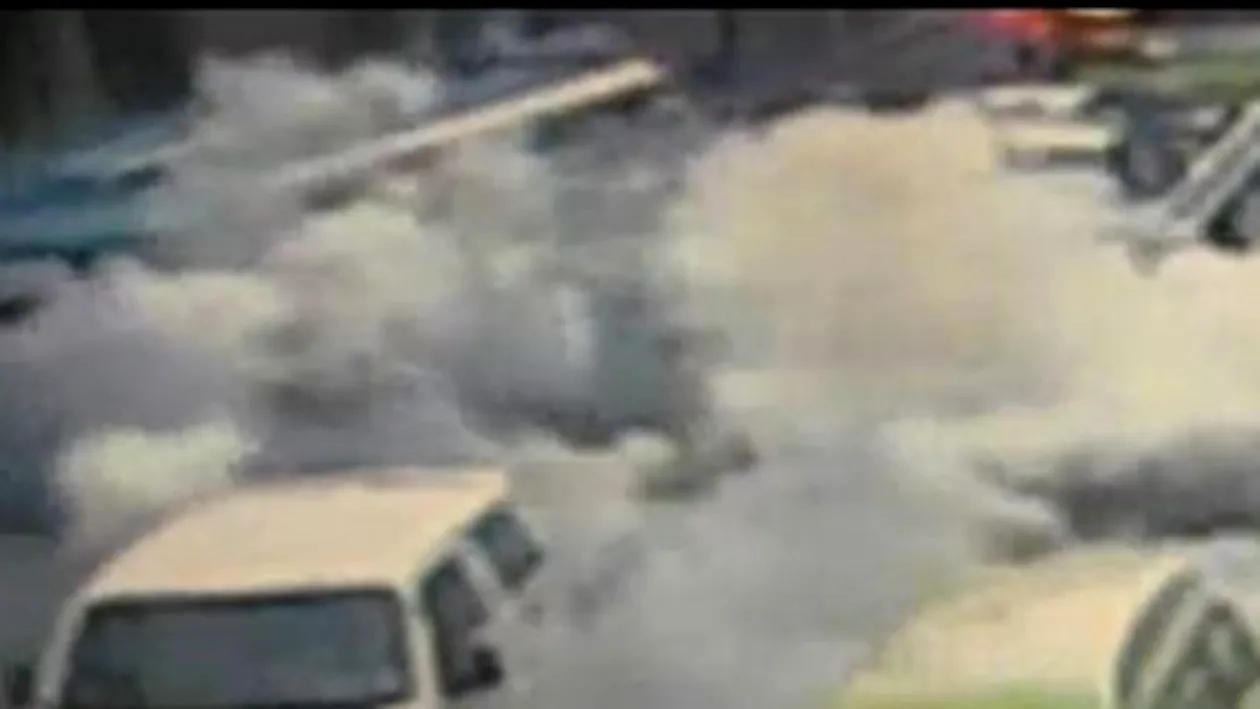 VIDEO EXPLOZIV! Un autobuz  din Coreea de Sud a explodat in plin trafic