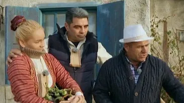 Nu mai are cu cine sa se bage sub pătură aşa că se mulţumeşte cu mai puţin! Maria Constantin a dat sexul la ”Fermă” pe ciocolată!