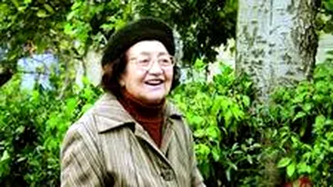 Mama presedintelui Basescu, izolata in casa