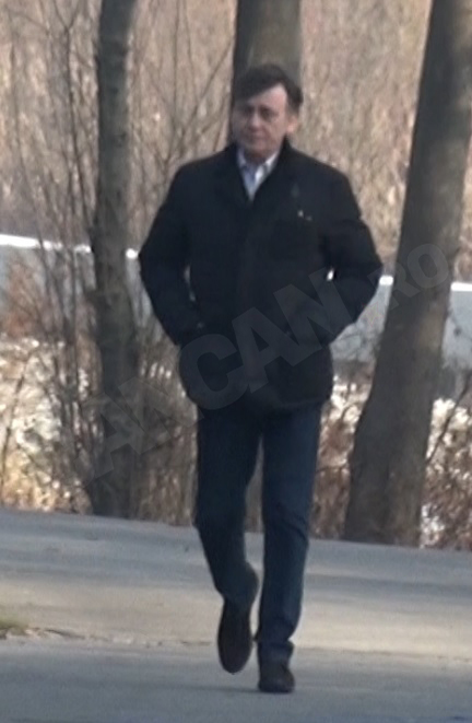 Pun la cale salvarea partidului după dezastrul din alegeri? Imagini exclusive! Cel mai apropiat jurnalist de preşedinte, întâlnire secretă cu ex-şeful PNL!