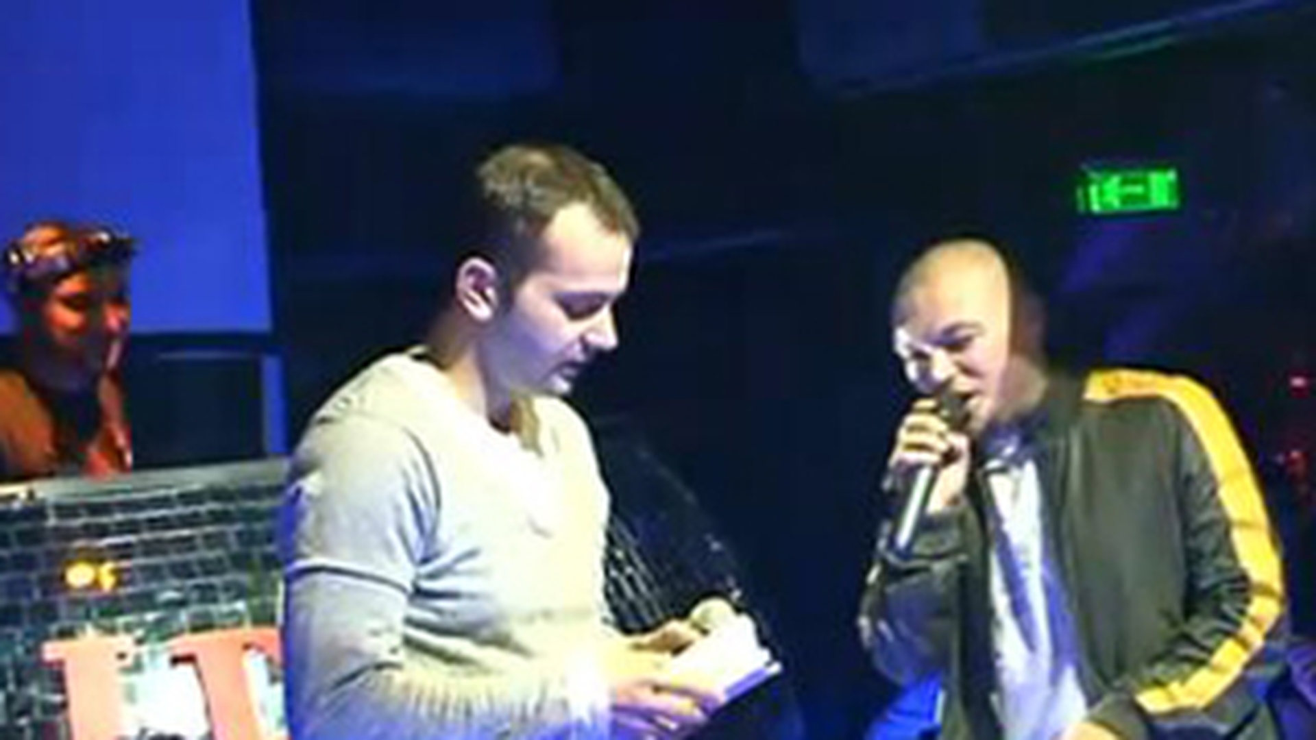 VIDEO Puya si Mihai Morar au facut un duet inedit! Au cantat impreuna "Sus pe bar"!