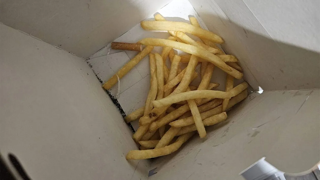 O jucărie specială! Ireal ce a găsit o mamă în meniul Happy Meal cumpărat de la McDonald's pentru fiul ei de 3 ani