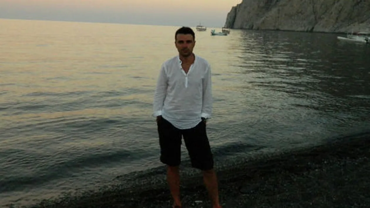 Cornel Ilie, de la Vunk, s-a rasfatat in vacanta in Santorini!