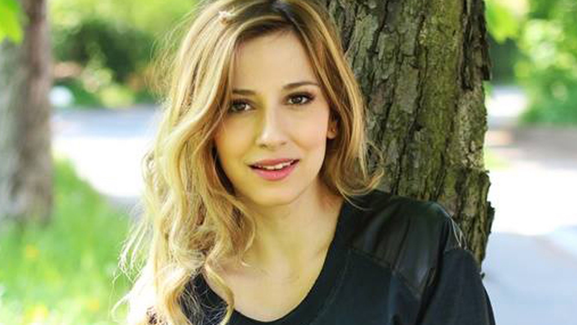 Dana Rogoz arata total schimbata! Cum a aparut "Abramburica" pe covorul rosu, dupa ce a nascut si dupa ce si-a inmormantat tatal!