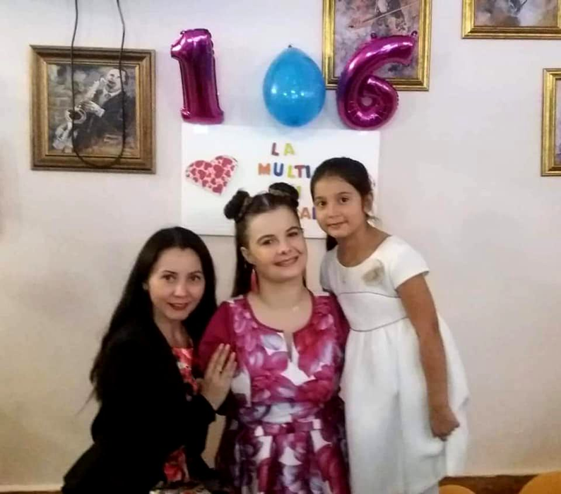 Lorelai Moșneguțu, fata fără mâini care a câștigat ”Românii au talent”