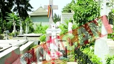 Mormintele Ceausestilor, diversiunea politica de toamna?