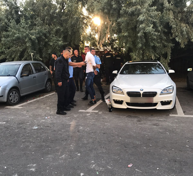 Bătaie cu cuţite între clanurile de interlopi, într-o parcare din nordul statiunii Mamaia!