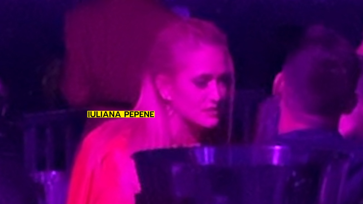 Iuliana Pepene, în zona VIP, alături de câțiva prieteni la Saga Festival
