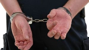 Infracționalitatea în vreme de pandemiei! Doi adolescenți au dat numeroase spargeri în orașul Galați