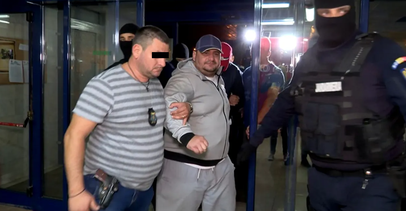 Caz fără precedent în România! Polițist condamnat, după ce fila victimele unui interlop celebru: un jurnalist era cap de listă