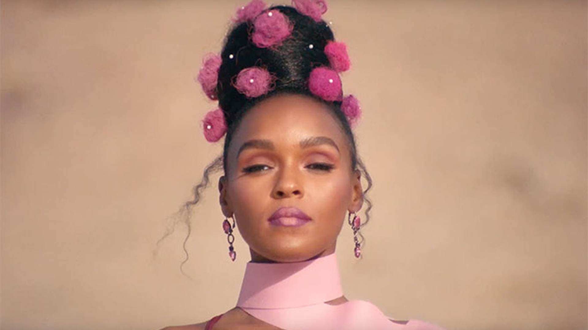 Cântăreața Janelle Monae a dezvăluit că este pansexuală