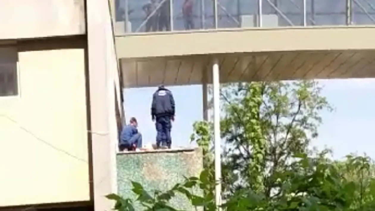 VIDEO cutremurător. Un pacient al Spitalului de Urgență Craiova s-a aruncat de la etaj