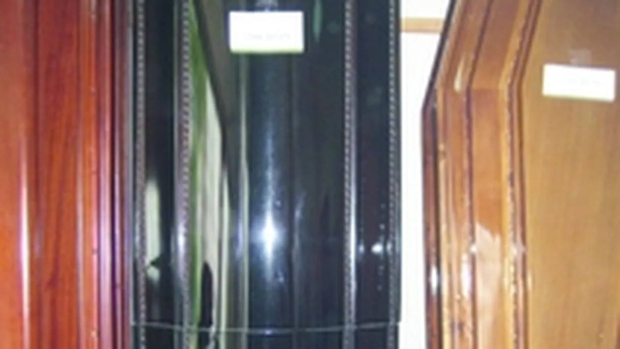 Se poarta sicriele rosii si verzi