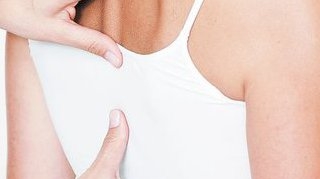 De ce te doare spatele? Durerile dorsale pot avea cauze multiple, de la banalul scaun de birou pana la grave probleme de sanatate
