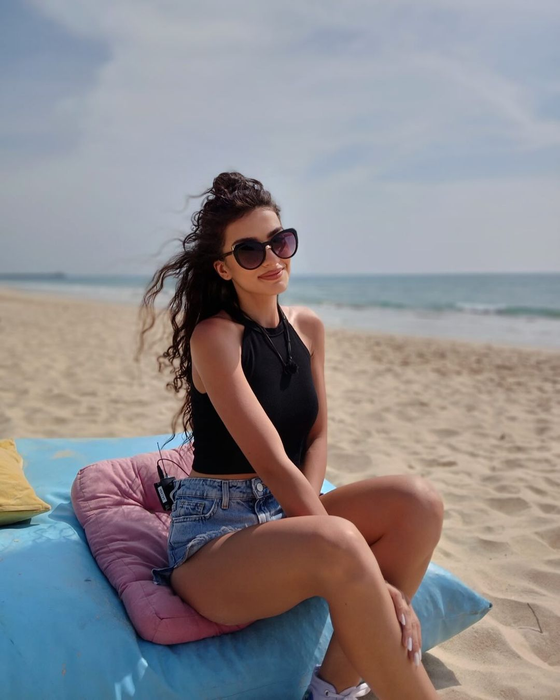 După despărţirea de Rareş, Daiana a „lovit” rapid! Artistul Faydee nu a avut scăpare!
