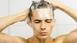 Gestul rușinos pe care mulți oameni îl comit, în timp ce fac duș. Experții în medicină avertizează: Nu este ok!