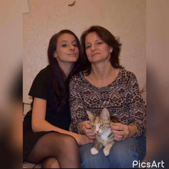 Ana Bucur împreună cu mama ei. Sursa foto: Facebook