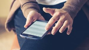 A primit un telefon de la unchiul său și a ajuns în fața judecătorilor! Ce făcea tânărul cu mobilul